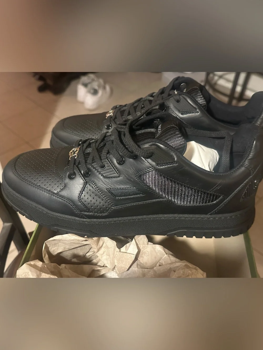 Gucci Men’s Black Leather Low-Top Sneakers